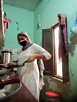 Cute-Charvii online show from 01-10-26, 05:58