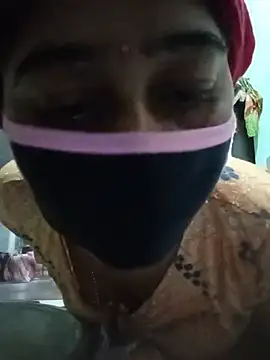 Cute-Charvii online show from 05-15-26, 12:30