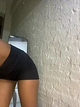 Snapshot of 21shazzy chatting on 02-25-26, 04:12 21shazzy online show from 02-25-26, 04:12