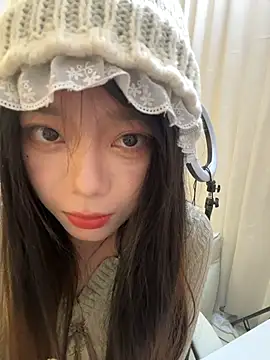 AZ37866 online show from 11-12-25, 01:54