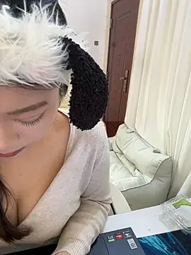 AZ37866 online show from 11-30-25, 02:23