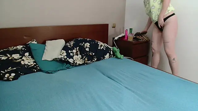 Snapshot of HardNerdVoid chatting on 02-12-26, 07:35 HardNerdVoid online show from 02-12-26, 07:35