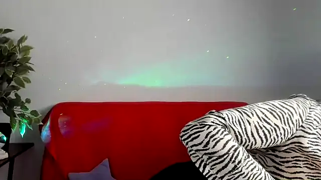 Snapshot of LilaWinks chatting on 09-22-25, 12:22 LilaWinks online show from 09-22-25, 12:22