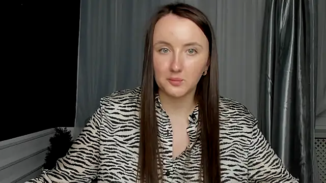 Snapshot of LilaWinks chatting on 10-18-25, 12:18 LilaWinks online show from 10-18-25, 12:18
