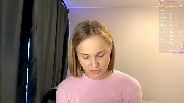 Snapshot of TanekaBoitel chatting on 10-17-25, 10:39 TanekaBoitel online show from 10-17-25, 10:39