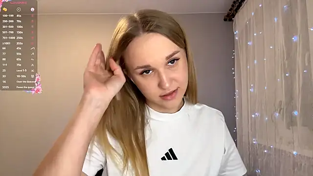 TanekaBoitel online show from 12-17-25, 05:07