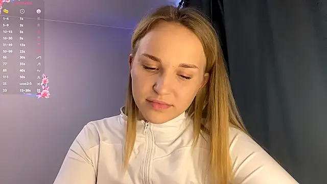 Snapshot of TanekaBoitel chatting on 10-22-25, 11:31 TanekaBoitel online show from 10-22-25, 11:31