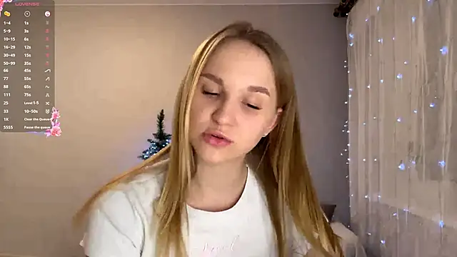 TanekaBoitel online show from 12-15-25, 03:18