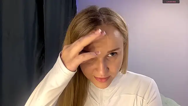 Snapshot of TanekaBoitel chatting on 10-16-25, 10:12 TanekaBoitel online show from 10-16-25, 10:12