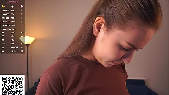 AdrianaCoenen online show from 10-28-25, 05:12