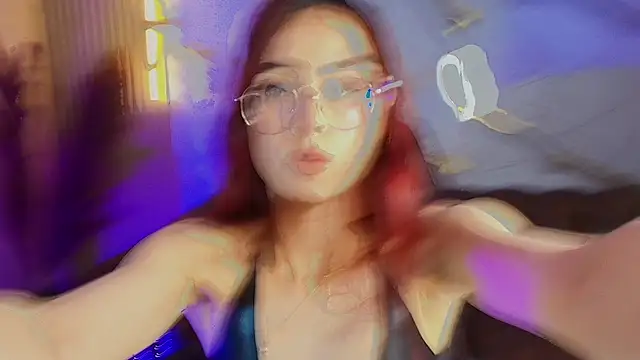 Snapshot of mia_tf chatting on 10-20-25, 01:22 mia tf online show from 10-20-25, 01:22
