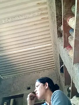 Snapshot of M-Kajal456 chatting on 10-13-25, 07:32 M-Kajal456 online show from 10-13-25, 07:32