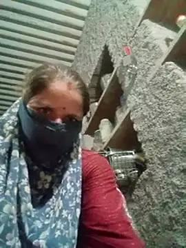 Snapshot of M-Kajal456 chatting on 10-06-25, 01:45 M-Kajal456 online show from 10-06-25, 01:45