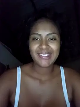 Snapshot of _Canella_ chatting on 10-29-25, 06:01  Canella  online show from 10-29-25, 06:01