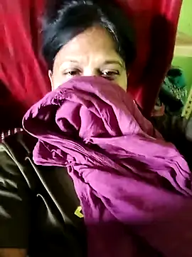 Snapshot of Mona_darling21 chatting on 09-24-25, 09:38 Mona darling21 online show from 09-24-25, 09:38