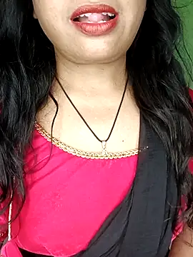 Snapshot of Mona_darling21 chatting on 10-06-25, 06:36 Mona darling21 online show from 10-06-25, 06:36