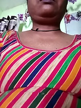 Snapshot of Mona_darling21 chatting on 10-22-25, 08:14 Mona darling21 online show from 10-22-25, 08:14