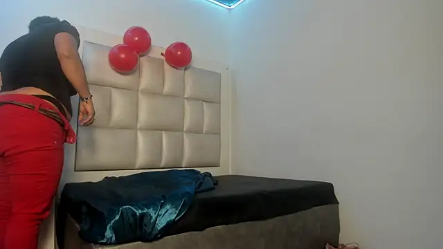 Snapshot of peyton__wat chatting on 06-24-26, 11:53 peyton wat online show from 06-24-26, 11:53
