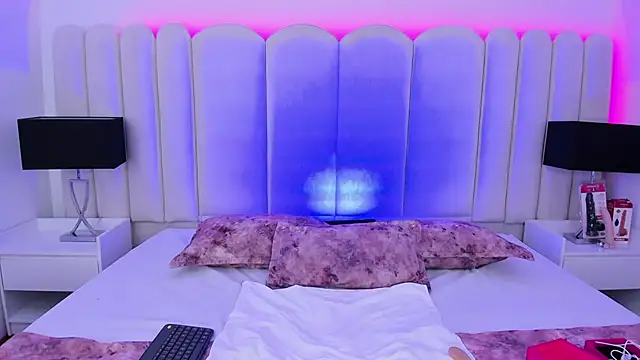 VanessaParis   online show from 12-21-25, 09:59