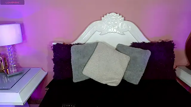  IsabellaRousse online show from 11-17-25, 07:18