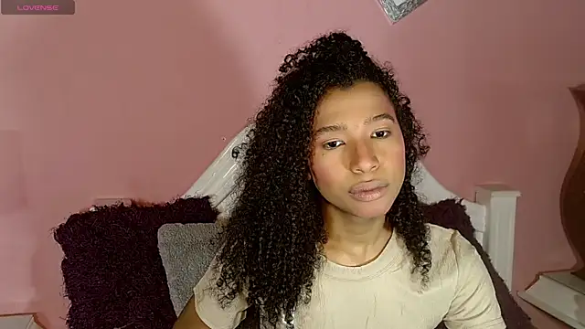  IsabellaRousse online show from 11-07-25, 07:07