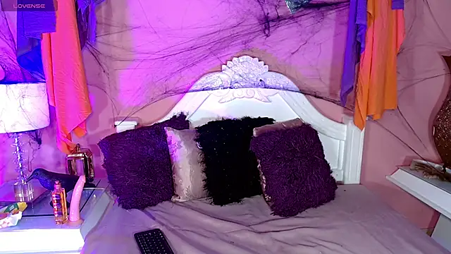  IsabellaRousse online show from 10-18-25, 07:49