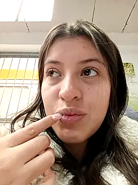 Snapshot of SALOME-28_ chatting on 11-10-25, 04:34 SALOME-28 online show from 11-10-25, 04:34