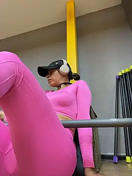 KatThomas online show from 11-26-25, 03:34