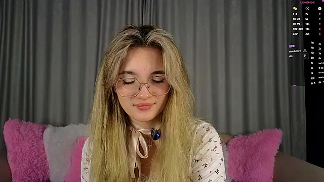 vivyboo111 online show from 11-22-25, 08:29