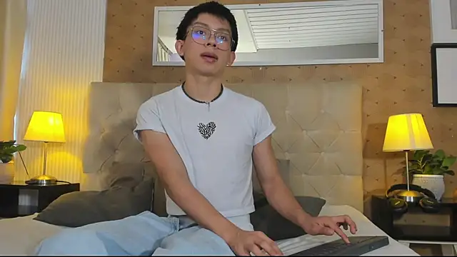 liam twiink online show from 10-21-25, 07:46