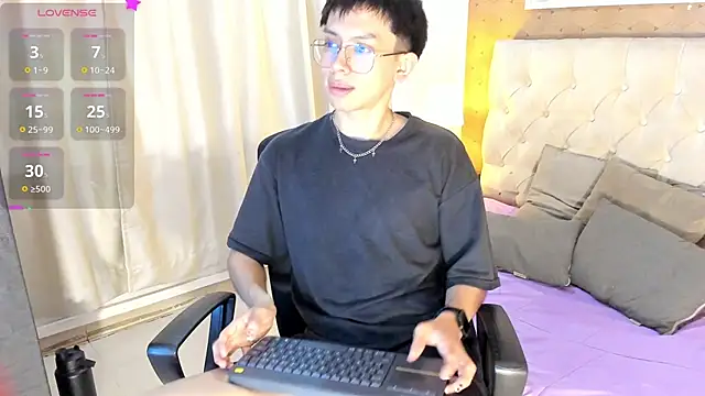 liam twiink online show from 10-07-25, 07:48