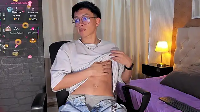 liam twiink online show from 09-30-25, 07:42