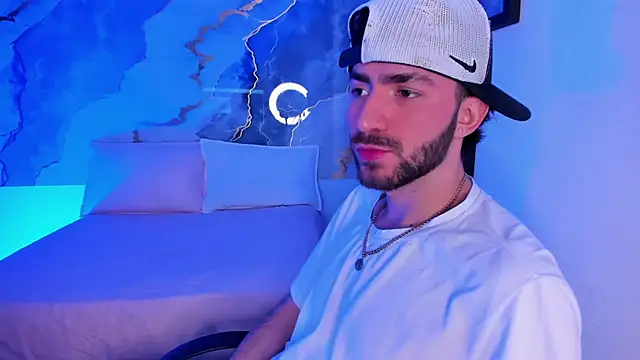 bastian12   online show from 10-11-25, 03:29