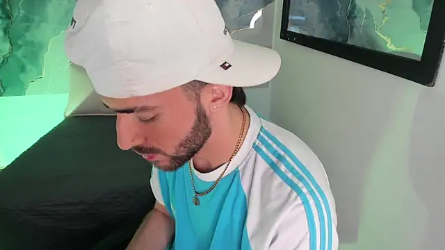 bastian12   online show from 10-07-25, 03:29