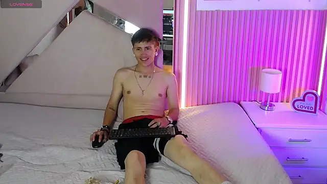 oblivionlove online show from 10-04-25, 02:18