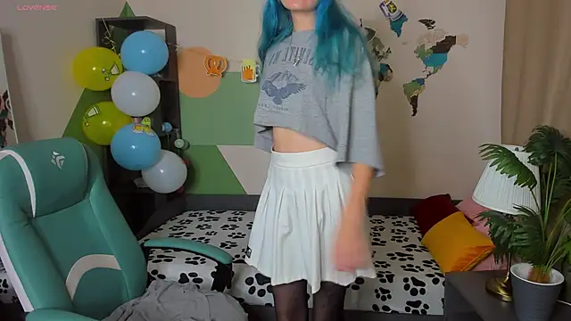 Snapshot of Lika_Sky chatting on 09-22-25, 04:13 Lika Sky online show from 09-22-25, 04:13