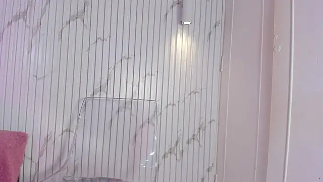 Snapshot of Missdionne_curly chatting on 11-15-25, 11:36 Missdionne curly online show from 11-15-25, 11:36