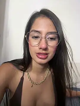 Snapshot of Julieta_Duque chatting on 04-23-26, 03:24 Julieta Duque online show from 04-23-26, 03:24