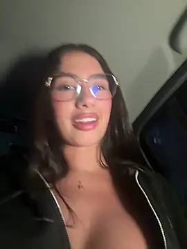 Julieta Duque online show from 12-19-25, 02:37