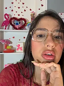 Snapshot of Julieta_Duque chatting on 02-10-26, 02:43 Julieta Duque online show from 02-10-26, 02:43