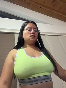 Snapshot of Catalina_22_ chatting on 10-16-25, 12:52 Catalina 22 online show from 10-16-25, 12:52