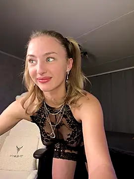 Mally Say online show from 10-21-25, 08:41