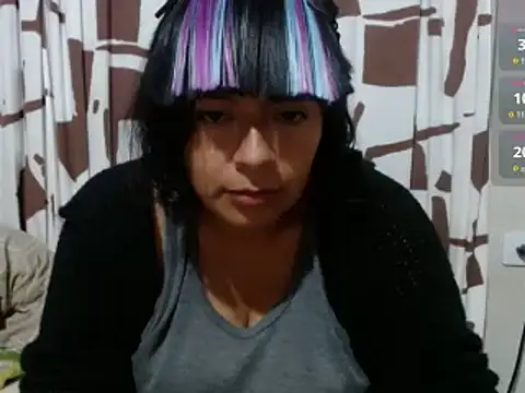 Snapshot of Acelinrose chatting on 04-28-26, 02:27 Acelinrose online show from 04-28-26, 02:27