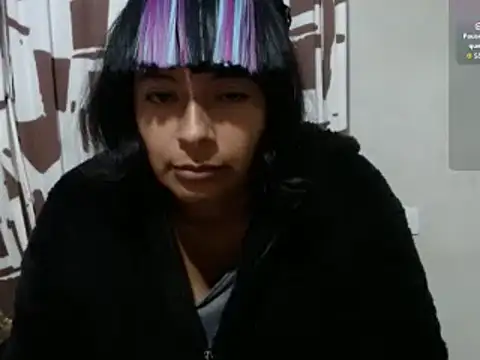 Snapshot of Acelinrose chatting on 05-22-26, 01:25 Acelinrose online show from 05-22-26, 01:25