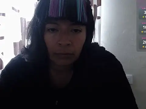 Snapshot of Acelinrose chatting on 05-27-26, 02:35 Acelinrose online show from 05-27-26, 02:35