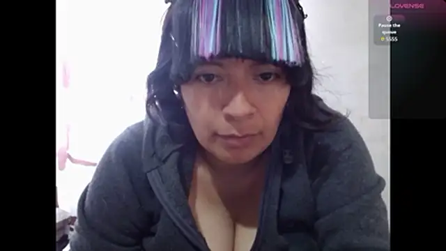 Snapshot of Acelinrose chatting on 01-17-26, 04:32 Acelinrose online show from 01-17-26, 04:32