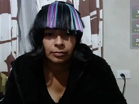 Snapshot of Acelinrose chatting on 05-27-26, 01:57 Acelinrose online show from 05-27-26, 01:57