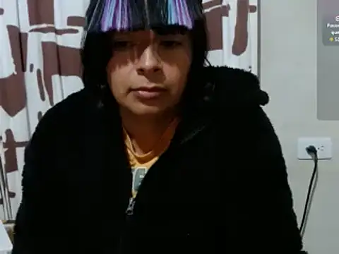 Snapshot of Acelinrose chatting on 04-21-26, 01:42 Acelinrose online show from 04-21-26, 01:42