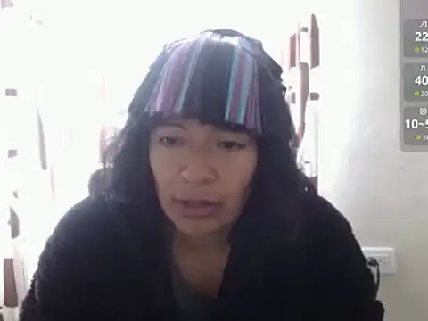 Snapshot of Acelinrose chatting on 05-21-26, 12:57 Acelinrose online show from 05-21-26, 12:57