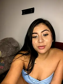 Snapshot of Chloe_Dolce chatting on 10-03-25, 02:37 Chloe Dolce online show from 10-03-25, 02:37